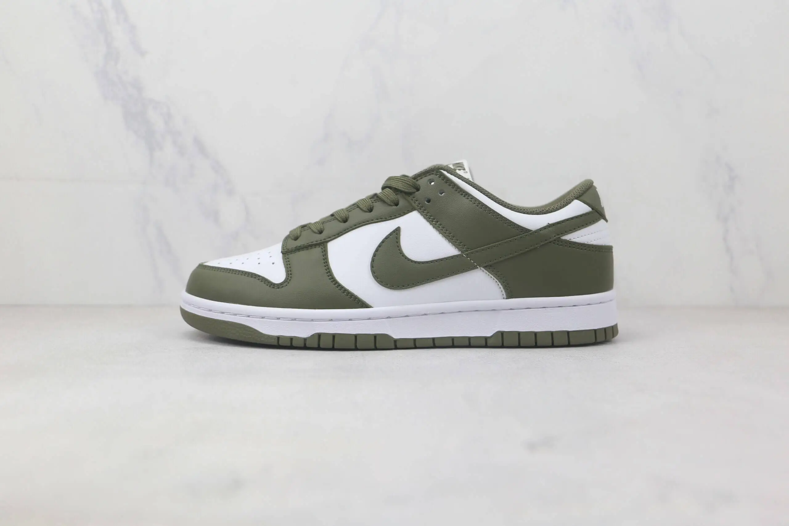 Nike Dunk Low - Olive